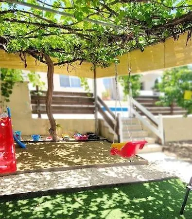 Vilă Family Friendly Private With Pool In Quite Area Peyia