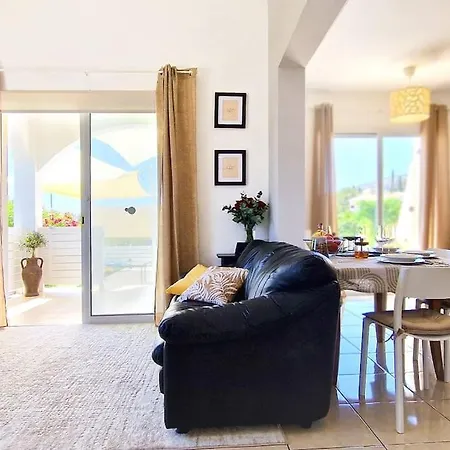 Villa Family Friendly Private With Pool In Quite Area Peyia