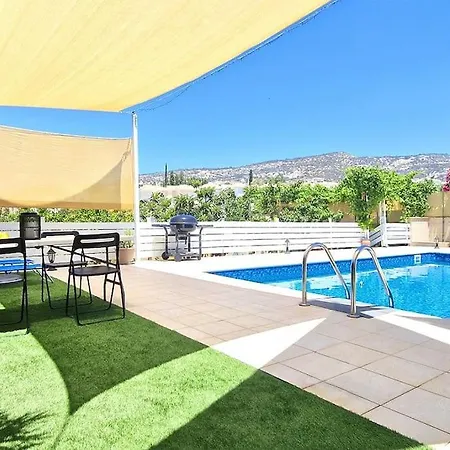 Villa Family Friendly Private With Pool In Quite Area